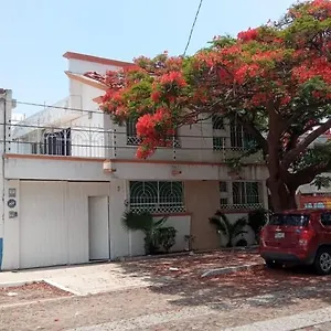 casa-flamboyant.hotels-in-queretaro.com/
